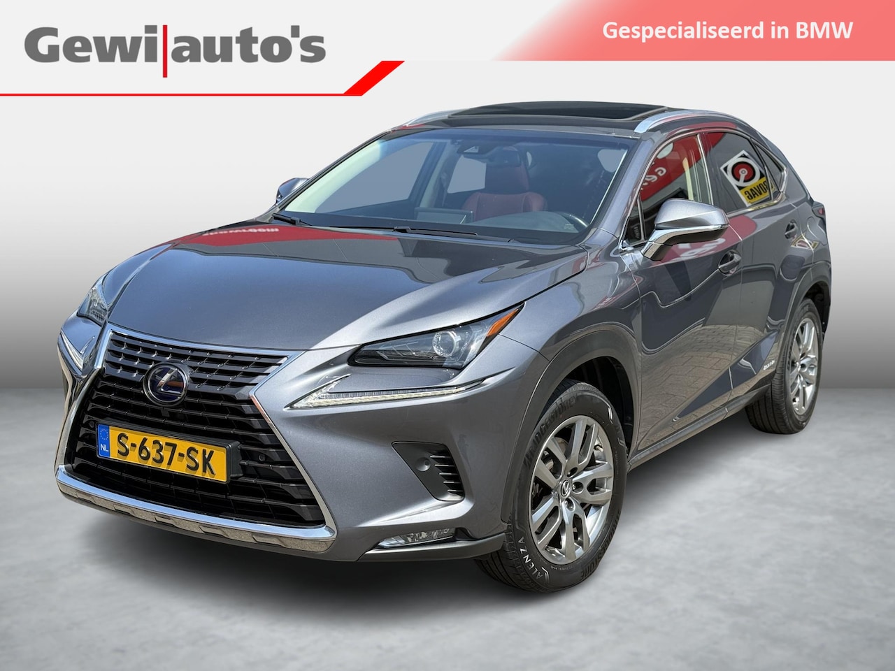 Lexus NX - 300h AWD Luxury Line 64668km! - AutoWereld.nl