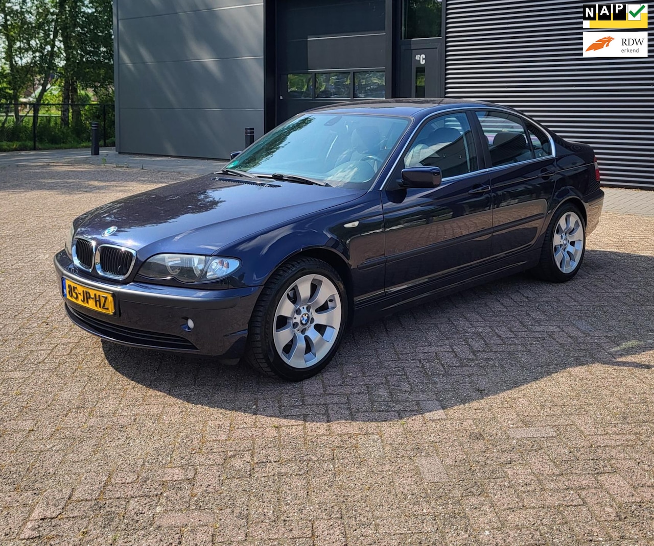 BMW 3-serie - 316i Executive Automaat ,NAP, APK 06/26! - AutoWereld.nl