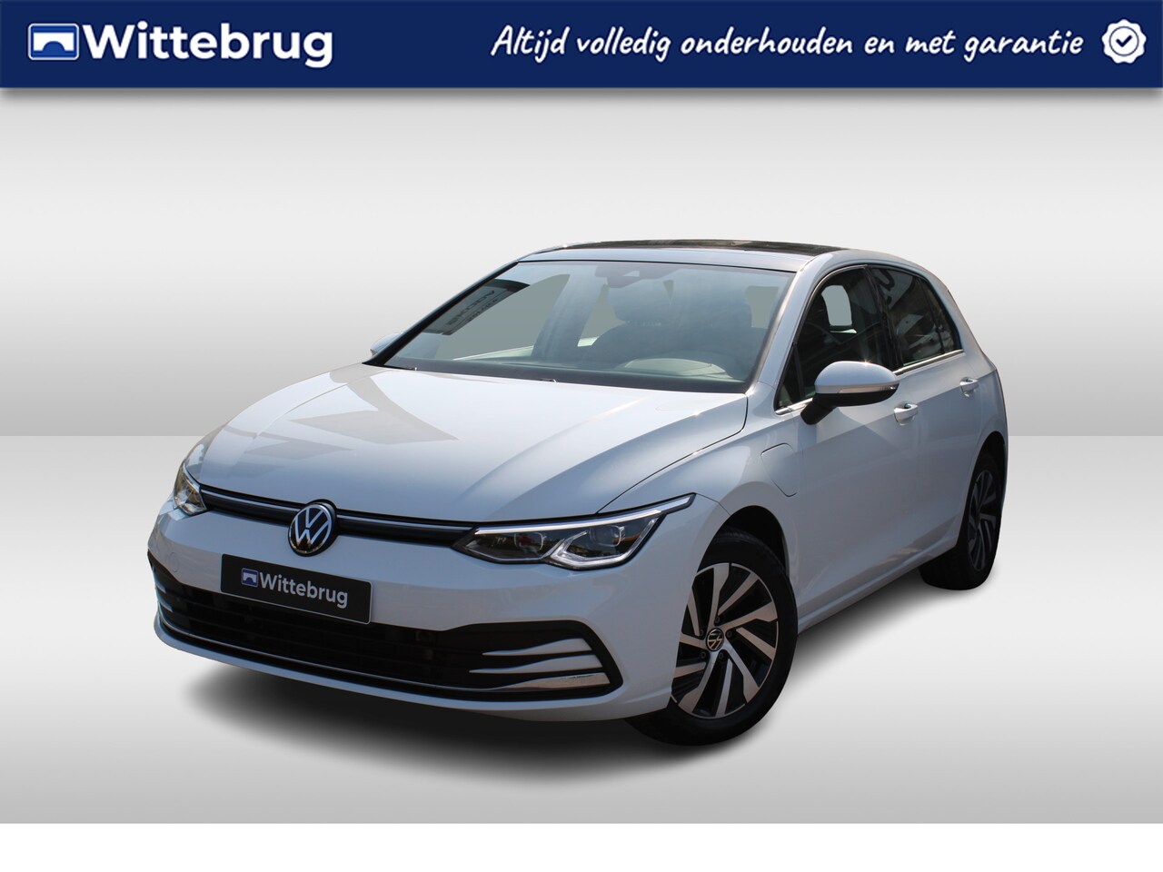 Volkswagen Golf - 1.4 eHybrid 204pk Style DSG Automaat / LED / Navigatie / Panorama dak / LM velgen / Wegkl - AutoWereld.nl