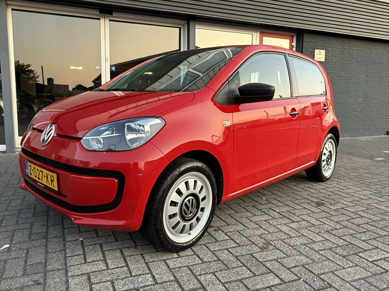 Volkswagen Up! - 1.0 take up! BlueMotion 1.0 take up! BlueMotion - AutoWereld.nl