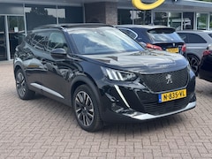 Peugeot e-2008 - EV GT Pack 50 kWh / Panoramadak / Camera / Virtual Cockpit / Half leder / Navigatie / Keyl