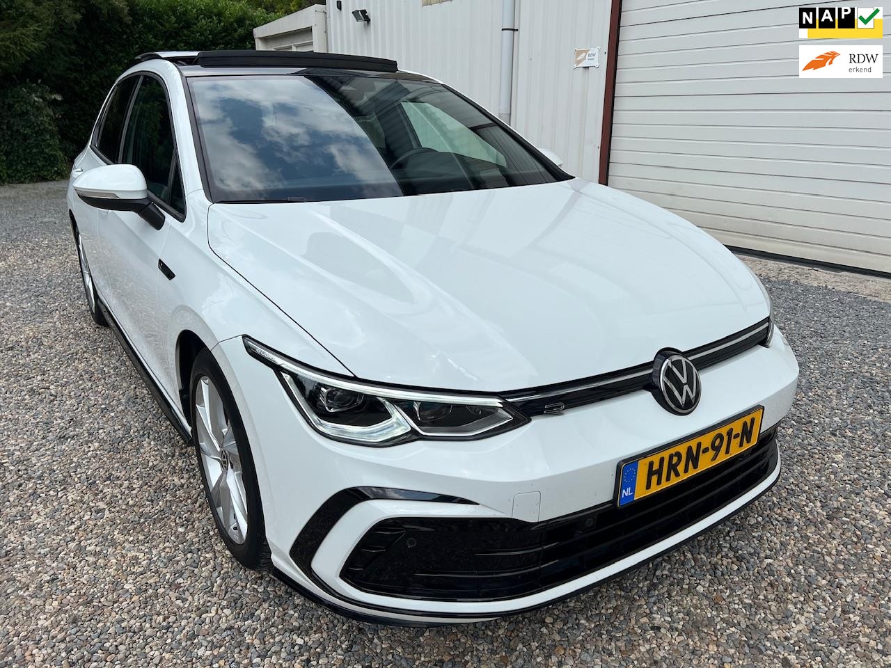 Volkswagen Golf - 1.5 eTSI 3x R-Line AUTOMAAT.PANORAMA.SFEER.VIRTUAL! - AutoWereld.nl