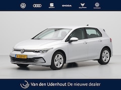 Volkswagen Golf - 1.0 eTSI 110pk DSG Life Business Navigatie Stoelverwarming Clima Acc