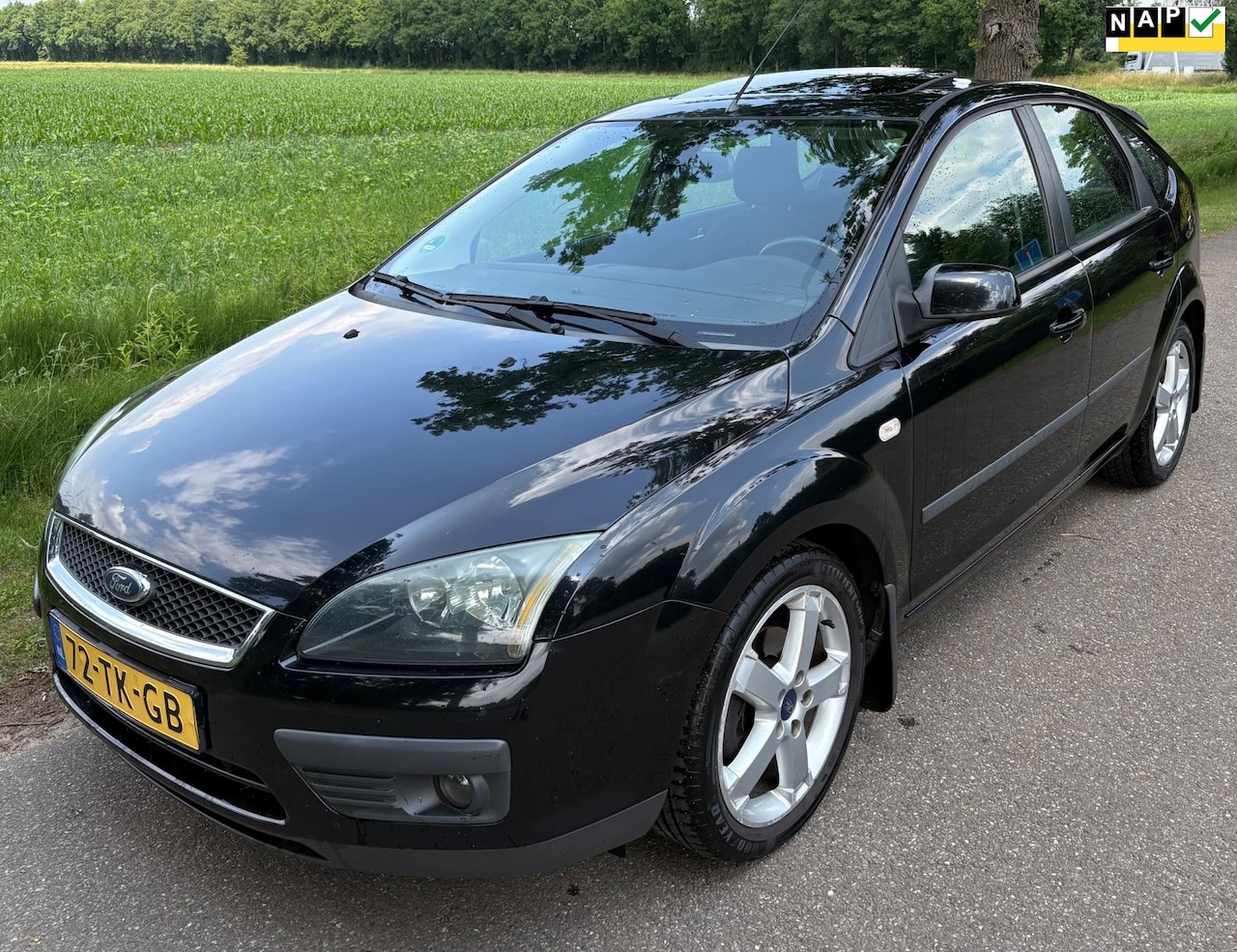 Ford Focus - 1.6-16V Futura NW APK/Volledig onderhoud/Airco/Trekhaak - AutoWereld.nl