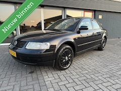 Volkswagen Passat - 1.6