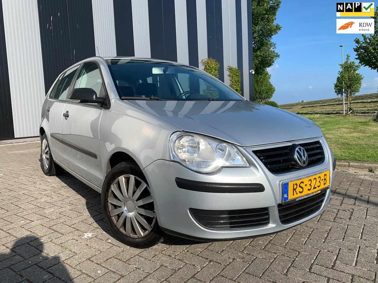 Volkswagen Polo - 1.4-16V Sportline Airco-PDC-Cruise-ElekPakket - AutoWereld.nl