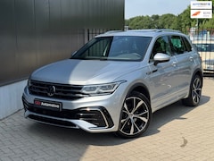 Volkswagen Tiguan - 1.5 TSI 3x R-Line Panorama Virtual Memory ACC Trekhaak