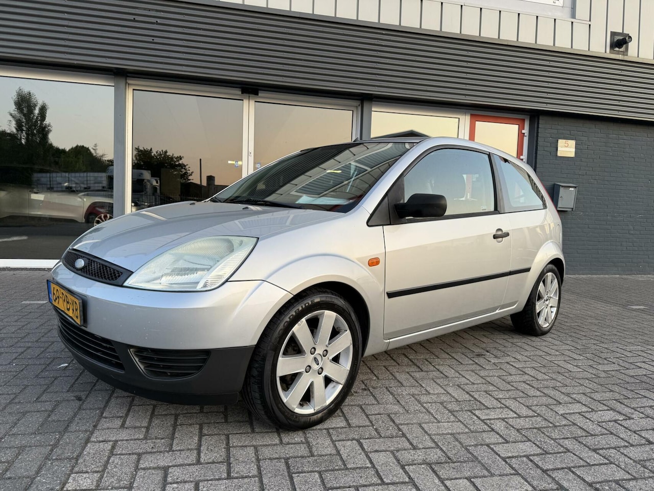 Ford Fiesta - 1.3 Ambiente 1.3 Ambiente - AutoWereld.nl