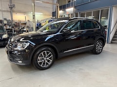 Volkswagen Tiguan - 1.5 TSI ACT 150pk DSG Comfortline Business | Schuif/ Kanteldak | Klap trekhaak | Apple car