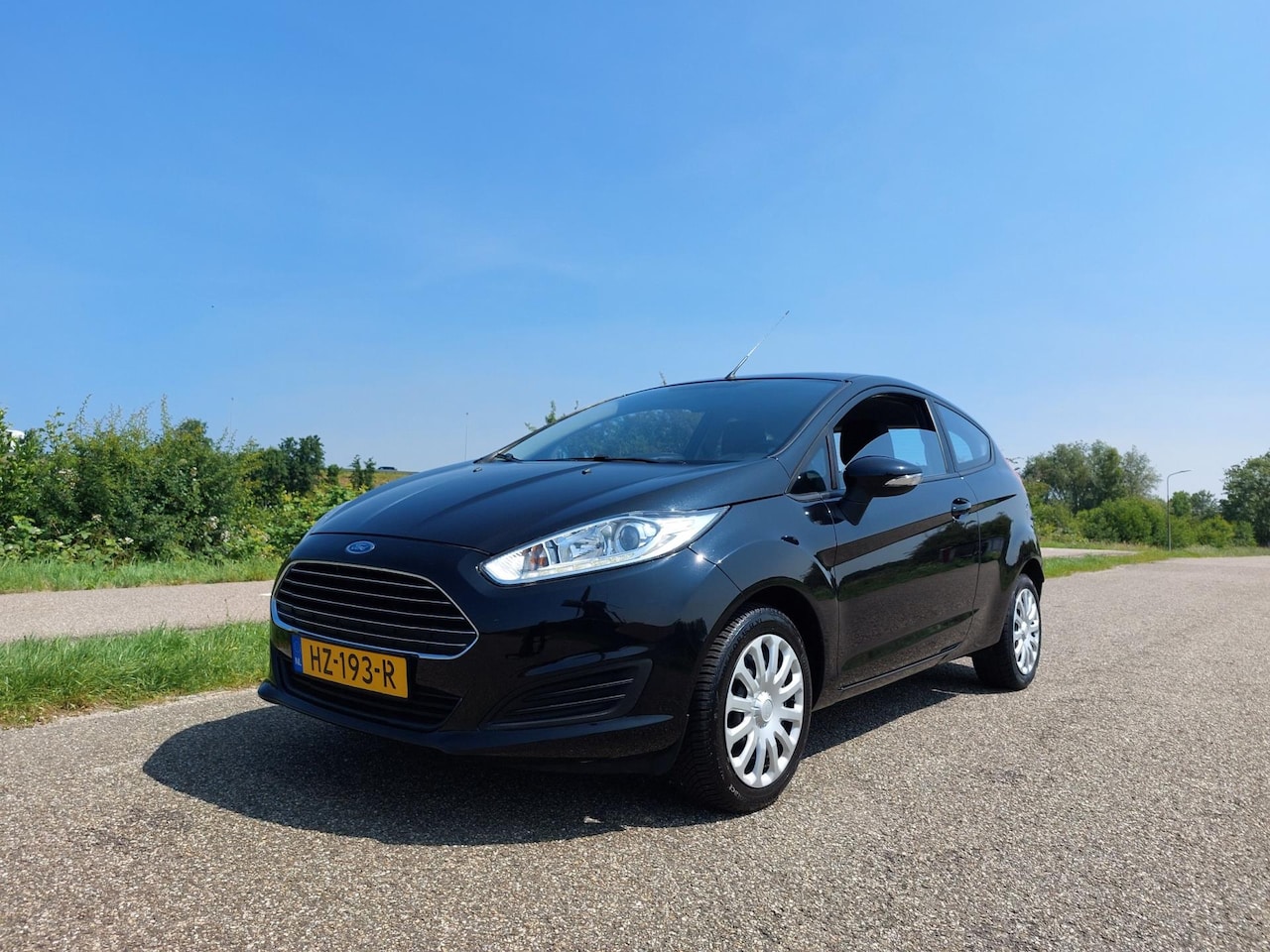 Ford Fiesta - 1.0 Style. AIRCO, NAVIGATIE!! - AutoWereld.nl