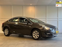 Opel Astra - 1.4 Turbo Blitz / 2015 / 64.609 KM NaP / Airco / Navi