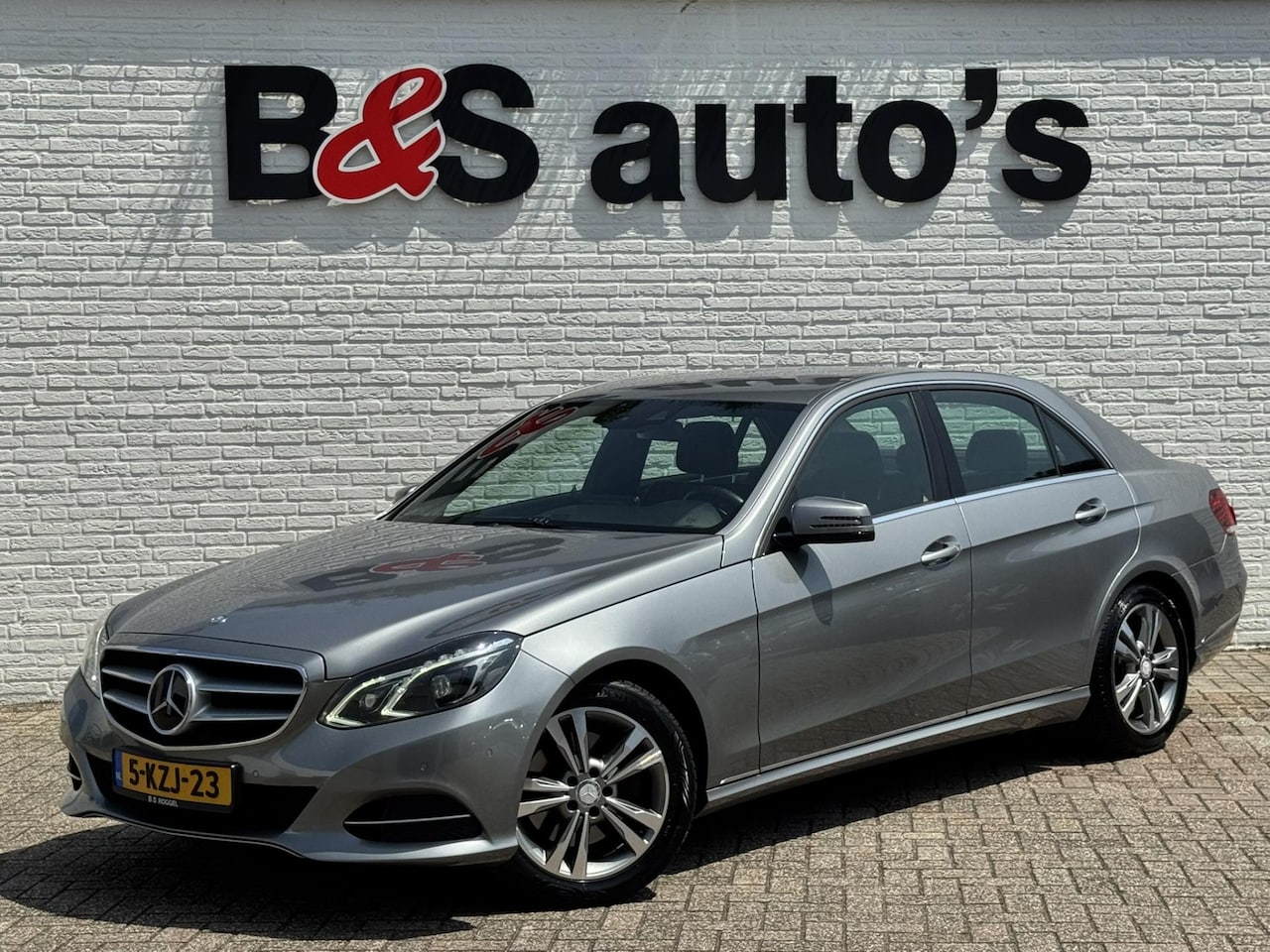 Mercedes-Benz E-klasse - 300 BlueTEC HYBRID Ambition Avantgarde Cruise control Climate control Navigatie Parkeersen - AutoWereld.nl