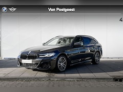 BMW 5-serie Touring - 530e xDrive M-Sport Driving Assistant Professional / Electrische Trekhaak / Head Up Displa
