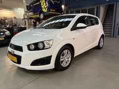 Chevrolet Aveo - 1.2 86PK LT | Trekhaak | Airco | Cruise control | LM velgen | NAP | Rijklaar prijs