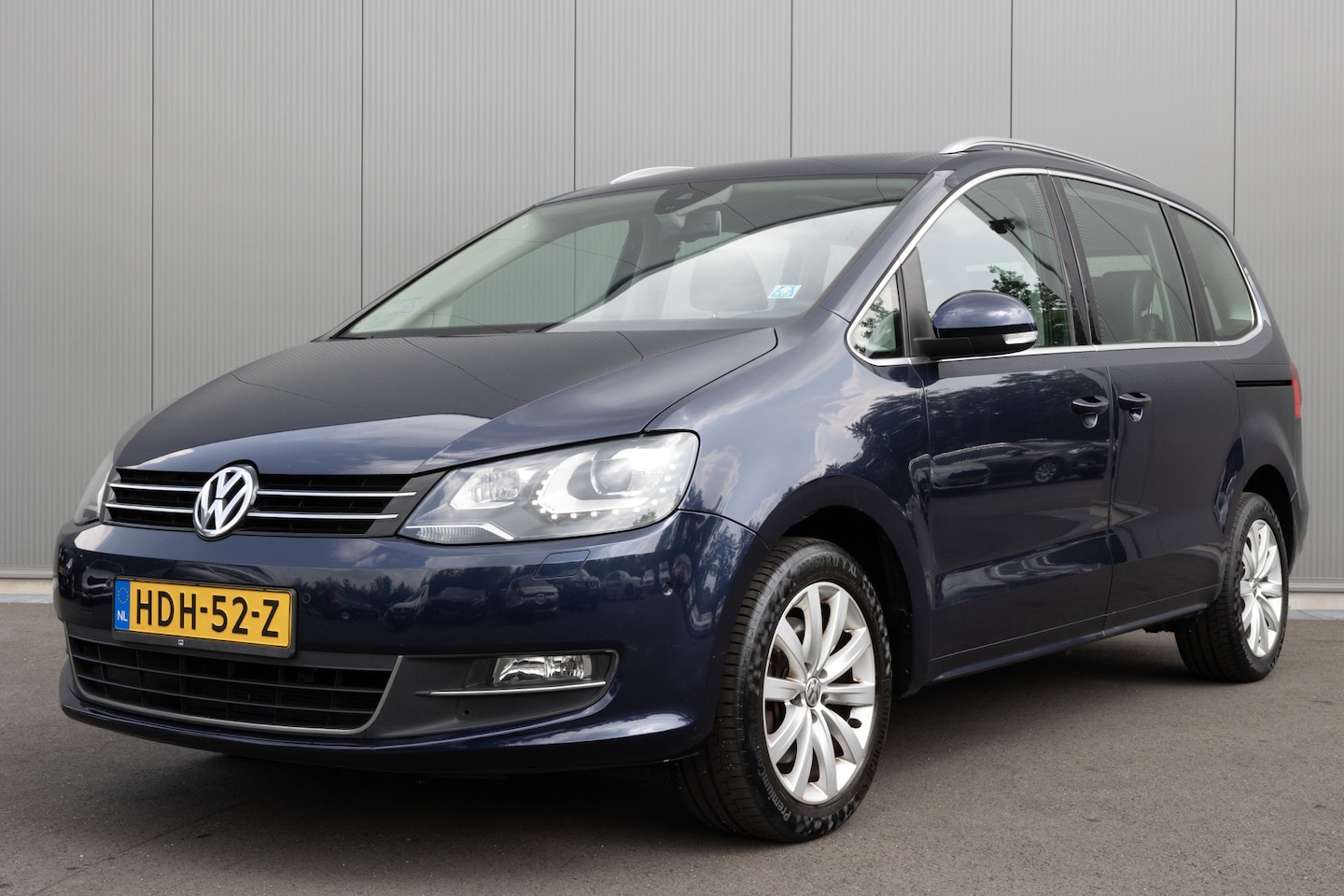 Volkswagen Sharan - 2.0 TSI | 7 ZITS | NAVI | PANO | STOELV | CRUISE | DEALER ONDERHOUDEN - AutoWereld.nl