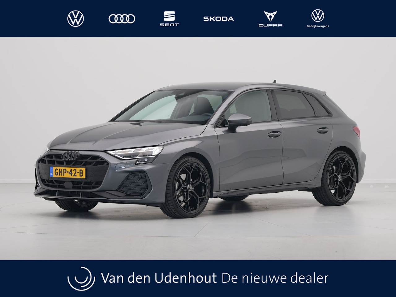 Audi A3 Sportback - 35 TFSI 150 pk S edition Facelift model, PDC, Optiek zwart plus, 19 inch 88 - AutoWereld.nl