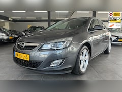 Opel Astra - 1.6 Cosmo navigatie half leer xenon clima cruise controle elektrische pakket lm-velgen par
