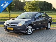 Opel Vectra - 2.2-16V Executive NL auto, trekhaak, automaat