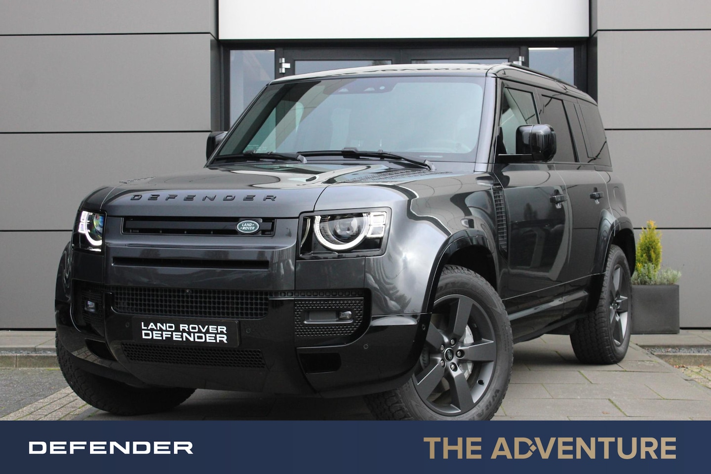 Land Rover Defender 110 - P300e X-Dynamic HSE AWD - AutoWereld.nl