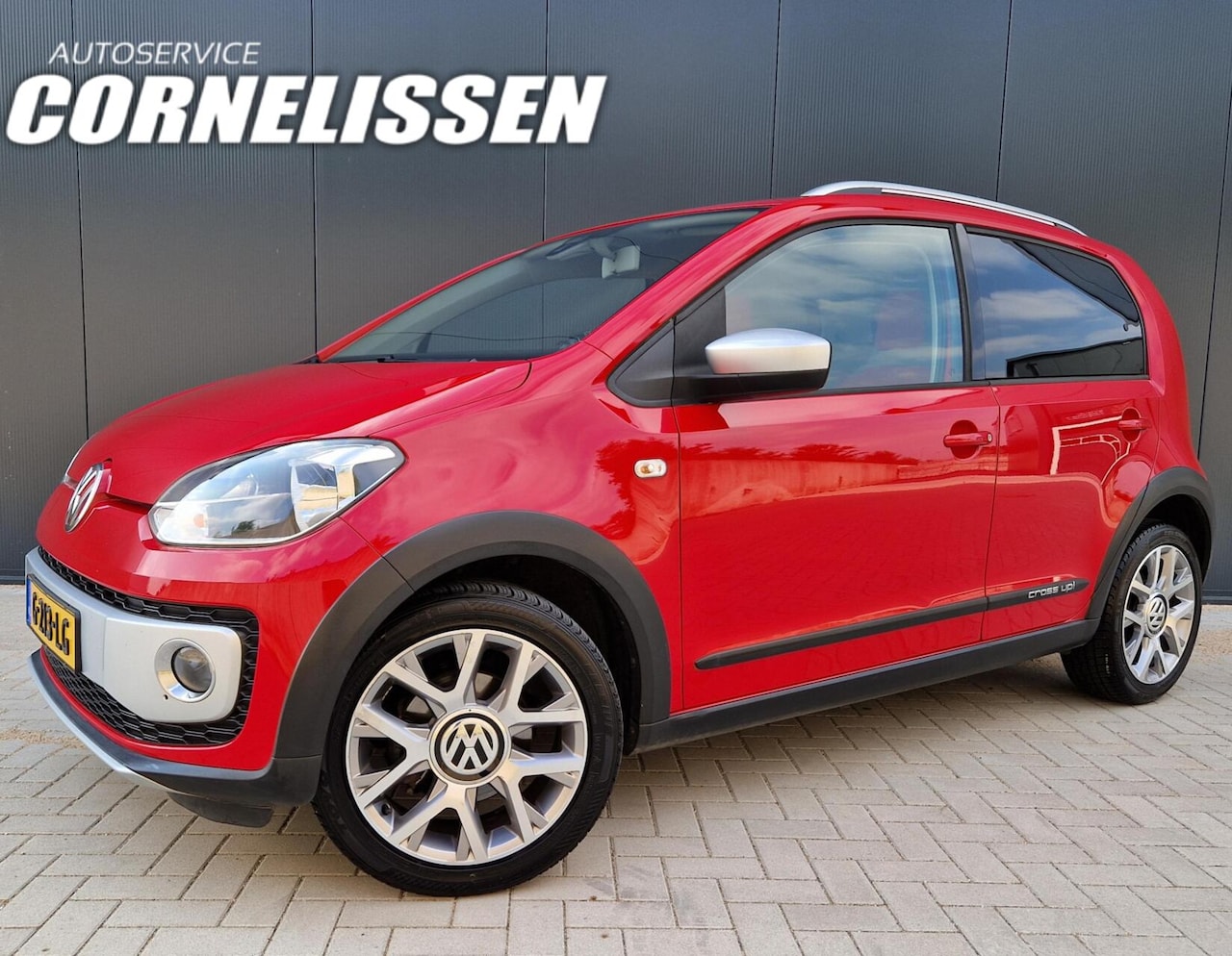Volkswagen Up! - 1.0 cross up! AIRCO | NAVI | STOELVERWARMING - AutoWereld.nl