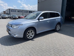 Mitsubishi Outlander - 2.0 PHEV Instyle|panaroma|leder|navigatie|