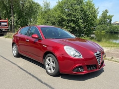 Alfa Romeo Giulietta - 1.4 T Distinctive Airco* Cruise* N.A.P