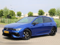 Volkswagen Golf - 2.0 TSI R 4Motion *Akra*Pano*DCC*Leder*H&K