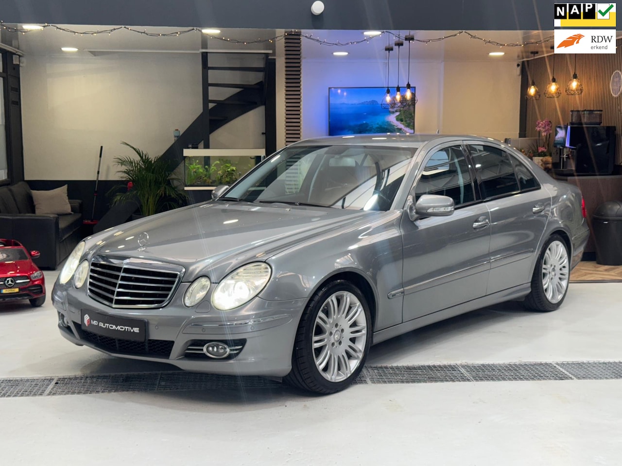 Mercedes-Benz E-klasse - 320 CDI Avantgarde|Navi|Stoelverw|Cruise|Trekh|NAP - AutoWereld.nl