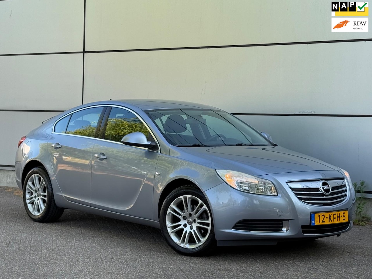 Opel Insignia - 1.8 Edition Navi |Clima |Stuurbed |Cruise |Lmv |Trekhaak |Nap |Boekjes - AutoWereld.nl