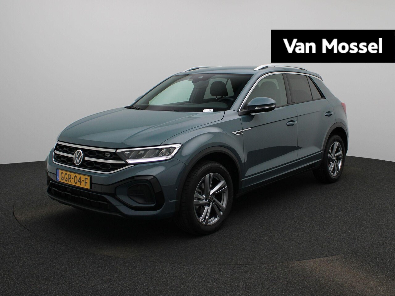 Volkswagen T-Roc - 1.5 TSI R-Line Automaat | Airco | Cruise Control | Camera | Parkeersensoren | 17 Inch velg - AutoWereld.nl