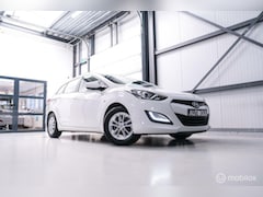 Hyundai i30 Wagon - 1.6 GDI 120 pk | Trekhaak | Clima | Cruise | Stuurwielverwarming | All seasons | Nieuwe AP