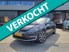 Volkswagen Golf - 1.4 TSI GTE | Met o.a. panoramadak, cruise control, climate control, navigatie en PDC