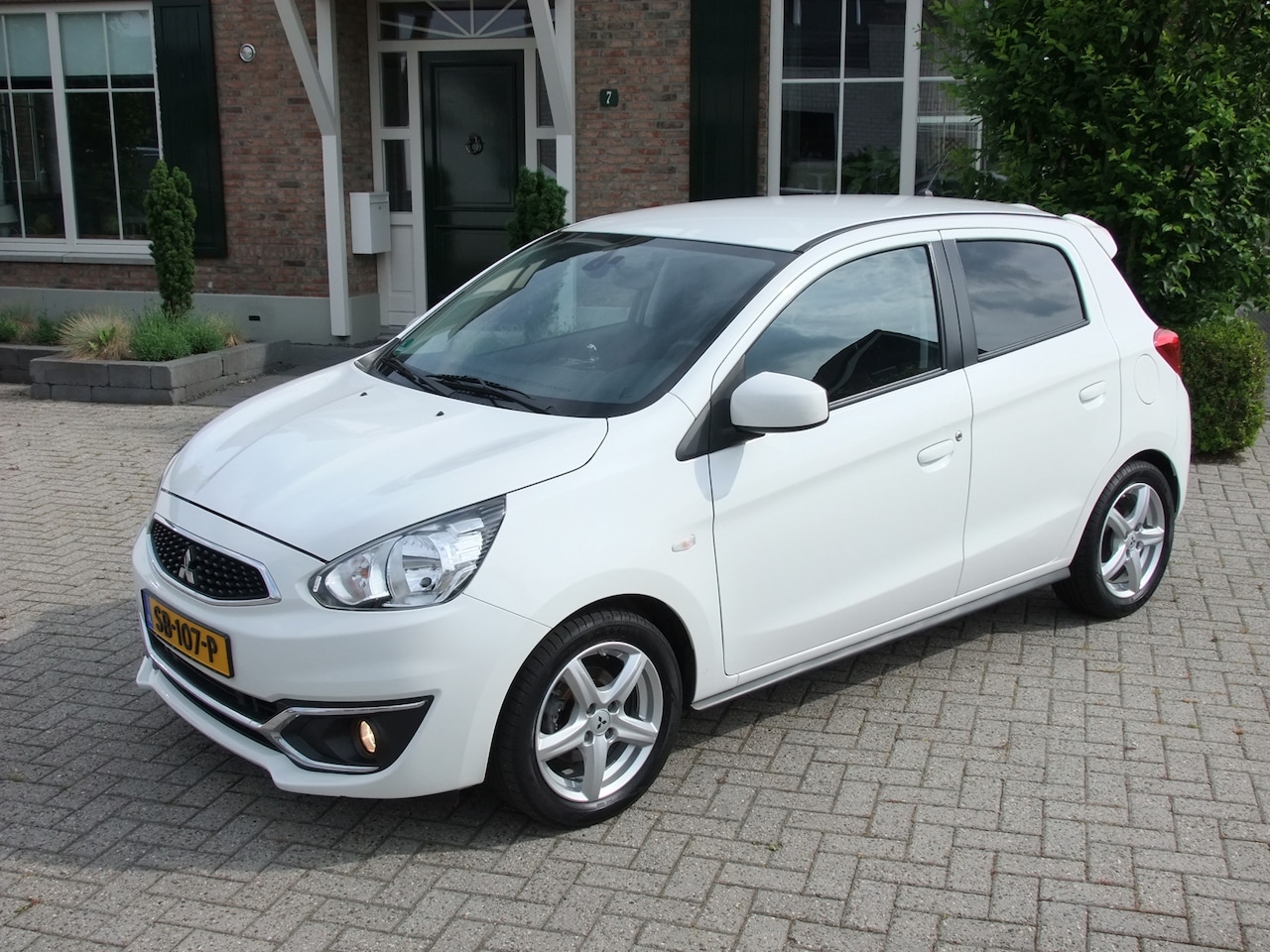 Mitsubishi Space Star - 1.0 Intense 1.0 Intense , Arco , Blue-tooth, Dealer onderhouden - AutoWereld.nl