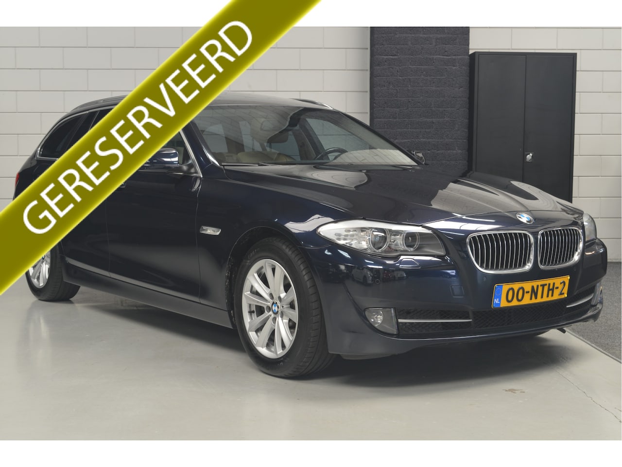 BMW 5-serie Touring - 523i High Executive // NAVI // LEDER // ELECTRISCHE TREKHAAK // PANORAMADAK // CLIMA // - AutoWereld.nl