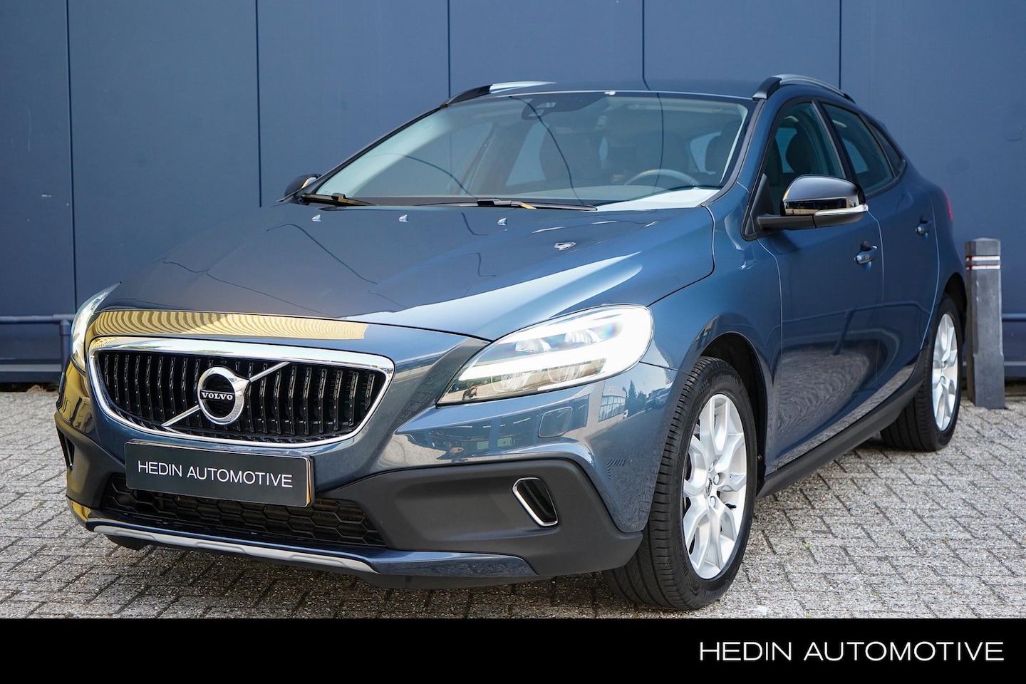 Volvo V40 Cross Country - 1.5 T3 Nordic+ | Cruise control | Stoelverwarming | Trekhaak - AutoWereld.nl