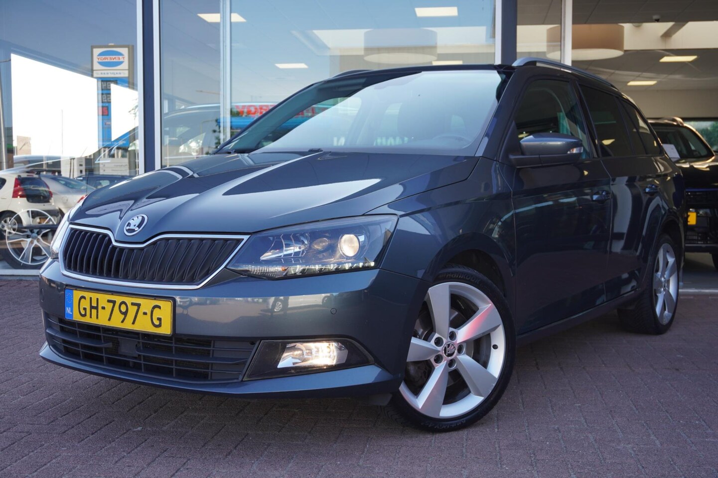 Skoda Fabia Combi - 1.2 TSI First Edition Style| Automaat | 5deurs | Trekhaak | Elek. Pakket | Inruil mogelijk - AutoWereld.nl