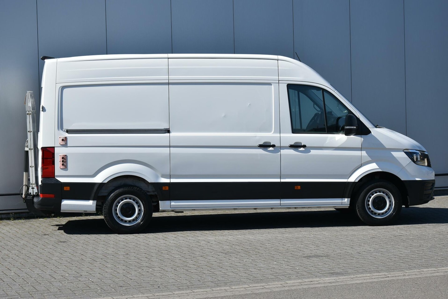 Volkswagen Crafter - 2.0 TDI L3H3 140 Pk 1544 Kg LVM Laadklep - AutoWereld.nl