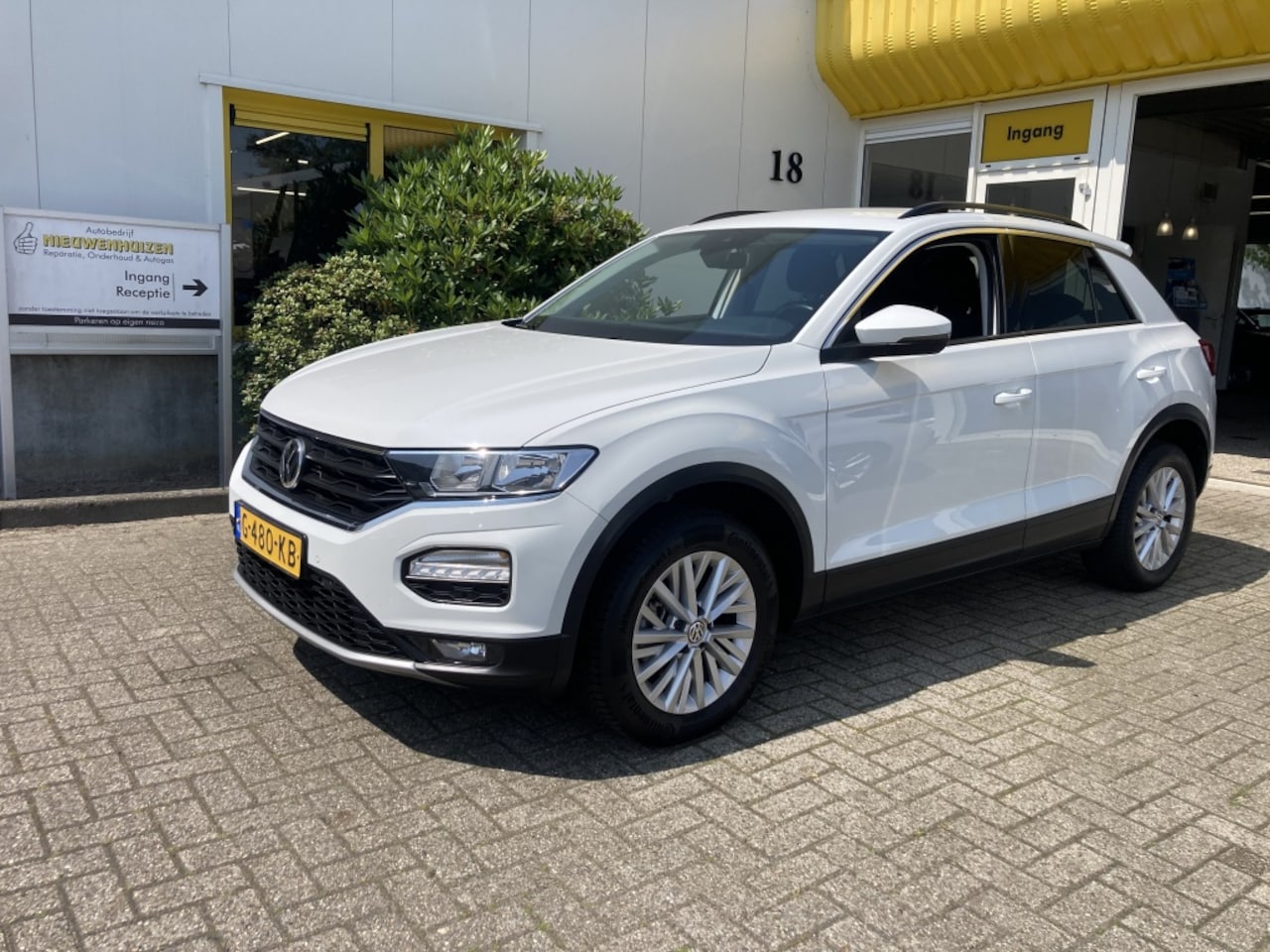 Volkswagen T-Roc - 1.5 TSI Style 15PK All Season banden - AutoWereld.nl