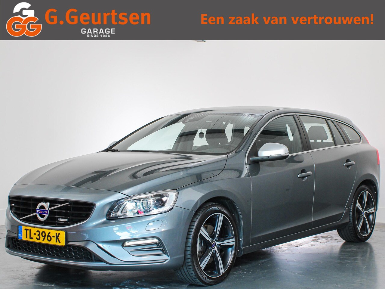 Volvo V60 - 2.0 D4 Business Sport R-Design, LED, Alcantara, Navigatie, Trekhaak - AutoWereld.nl