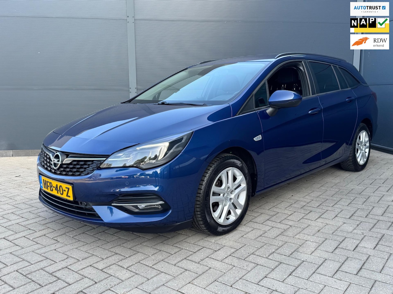 Opel Astra Sports Tourer - 1.2 Blitz Edition / Camera / Navi / Pdc - AutoWereld.nl