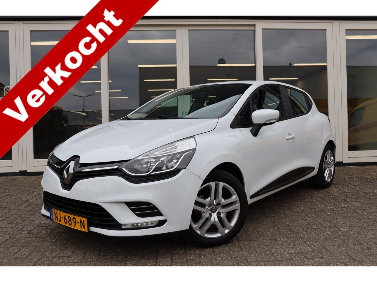 Renault Clio - 0.9 TCe, Cruise Control, Airco, Navigatie, Prijs Is Rijklaar Inclusief 6 Maanden Garantie - AutoWereld.nl