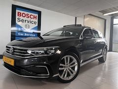 Volkswagen Passat Variant - 1.4 TSI PHEV GTE Business Panorama dak / Alcantarabekleding/ Virtual cockpit