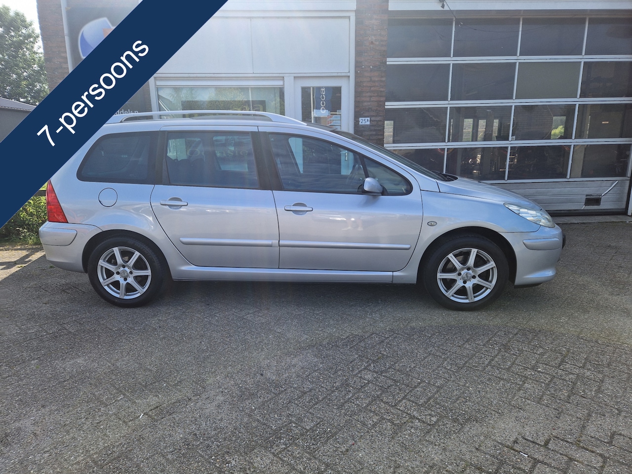 Peugeot 307 SW - 1.6-16V 7Persoons - Clima - Cruise - Trekhaak -Pano-dak - Apk 21-07-2026 !! - AutoWereld.nl