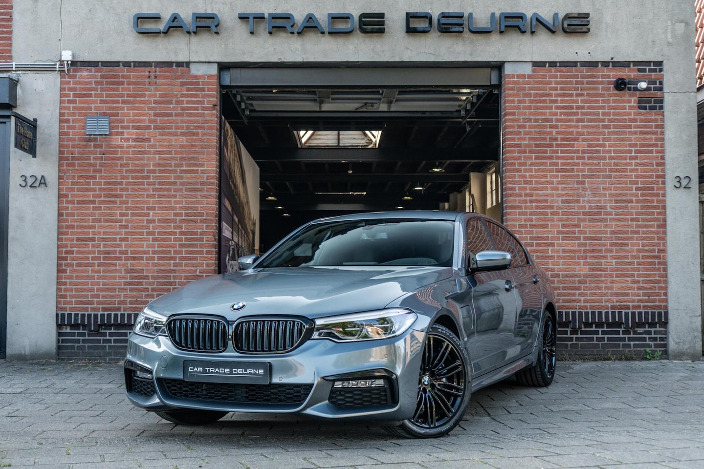BMW 5-serie - 530e High Executive M-Sport 360 / HUD / B&W - AutoWereld.nl
