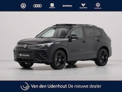 Volkswagen Tiguan - 1.5 eHybrid 204pk R-Line Edition Trekhaak Panorama Side Assist Blackstyle