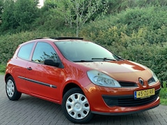 Renault Clio - 1.2-16V Expression PANORAMA AIRCO NIEUWE APK 06-2026