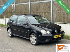 Volkswagen Polo - 1.4-16V HIGHLINE NAP/PANO/AIRCO/ELEK.PAKKET