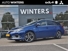 Toyota Auris Touring Sports - 1.8 Hybrid Dynamic Ultimate | Trekhaak | Navigatie | Camera | 17 Inch lichtmetalen velgen