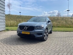 Volvo XC40 - T5 262PK R-Design | 360º | Panoramadak | Pilot Assist | HK Audio | Elek. Stoelen | Getint
