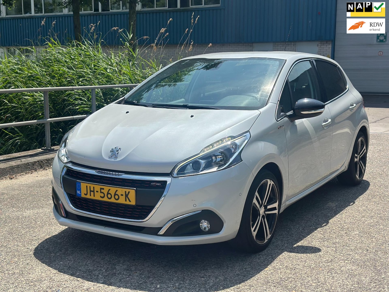 Peugeot 208 - 1.2 PureTech GT-line Automaat! Navi! Camera! 96.000 KM NAP! - AutoWereld.nl